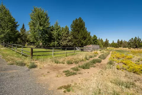 Exterior - 22030 Stormy Ln, Bend, OR 97701 photo 28 of 35