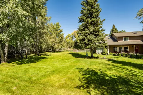 Exterior - 22030 Stormy Ln, Bend, OR 97701 photo 34 of 35