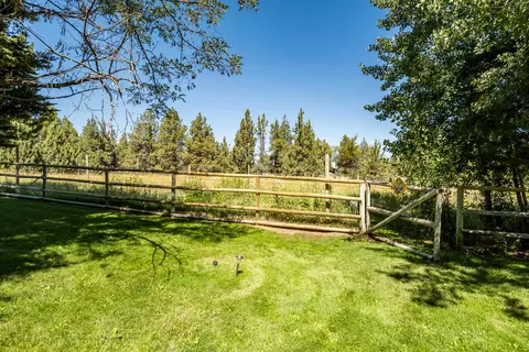 Exterior - 22030 Stormy Ln, Bend, OR 97701 photo 19 of 35