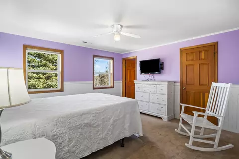 Bedroom - 22030 Stormy Ln, Bend, OR 97701 photo 4 of 8