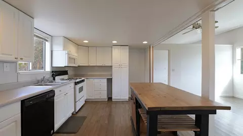 Kitchen - 509 Derby Rd, Eagle Point, OR 97524 photo 2 of 2