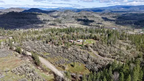 View/Area - 509 Derby Rd, Eagle Point, OR 97524 photo 1 of 9