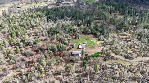 View/Area - 509 Derby Rd, Eagle Point, OR 97524 photo 3 of 9