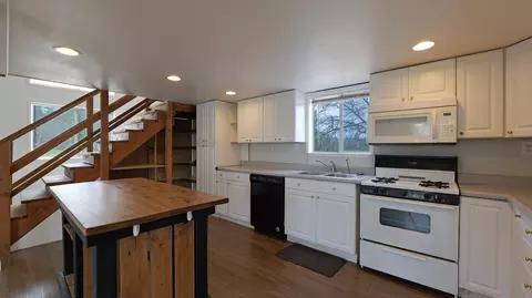 Kitchen - 509 Derby Rd, Eagle Point, OR 97524 photo 1 of 2