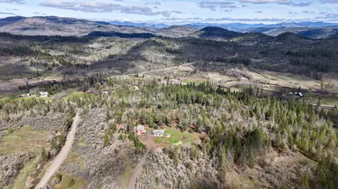 View/Area - 509 Derby Rd, Eagle Point, OR 97524 photo 5 of 9
