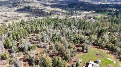 View/Area - 509 Derby Rd, Eagle Point, OR 97524 photo 6 of 9