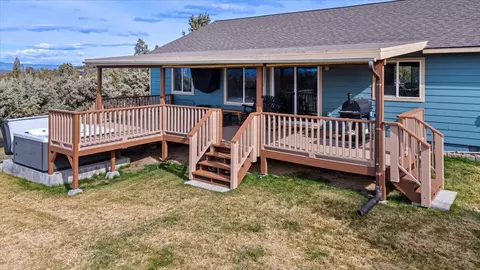 9588 SW Copper Rd, Powell Butte, OR 97753