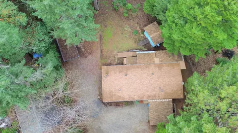 350 Hamilton Ave, Cave Junction, OR 97523