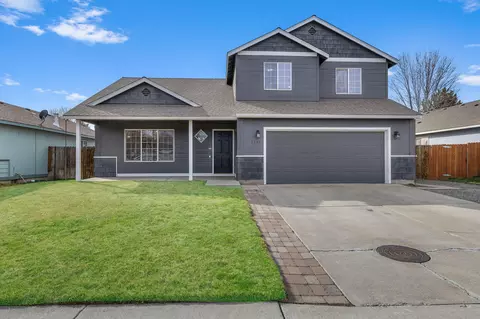 2545 NE 7th Ln, Redmond, OR 97756