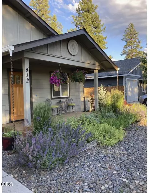 412 N Desert Rose Loop, Sisters, OR 97759