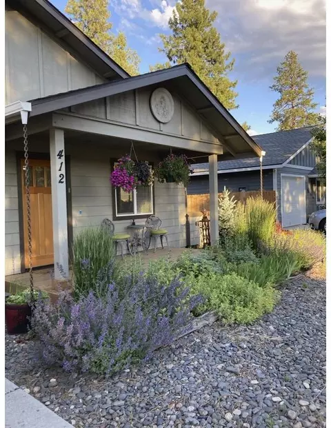 412 N Desert Rose Loop, Sisters, OR 97759