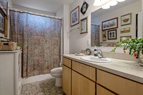 Bath - 412 N Desert Rose Loop, Sisters, OR 97759 photo 1 of 1