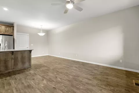 Living - 20779 Boulderfield Ave, Bend, OR 97701 photo 2 of 3