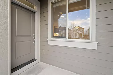 Entry Way - 20779 Boulderfield Ave, Bend, OR 97701 photo 1 of 1