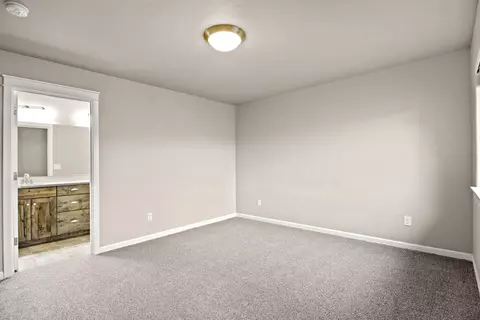 Bedroom - 20779 Boulderfield Ave, Bend, OR 97701 photo 4 of 6