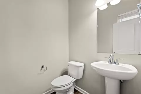 Bath - 20779 Boulderfield Ave, Bend, OR 97701 photo 1 of 3