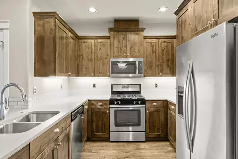 Kitchen - 20779 Boulderfield Ave, Bend, OR 97701 photo 1 of 2