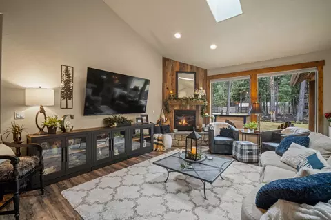16927 Covina Rd, Bend, OR 97707
