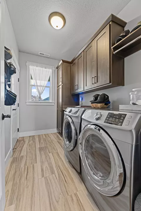 1043 Arrowhead Trl, Eagle Point, OR 97524 photo 13