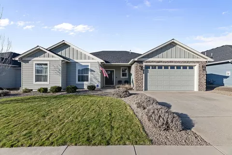 1043 Arrowhead Trl, Eagle Point, OR 97524