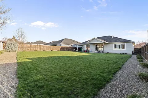 1043 Arrowhead Trl, Eagle Point, OR 97524 photo 28