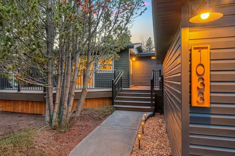 1033 SE Laurelwood Pl, Bend, OR 97702