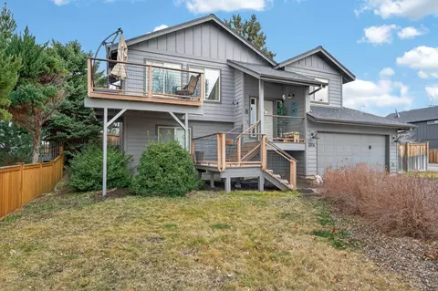 20726 Russell Dr, Bend, OR 97701