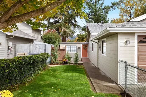 Exterior - 1088 E Park St, Grants Pass, OR 97527 photo 2 of 8