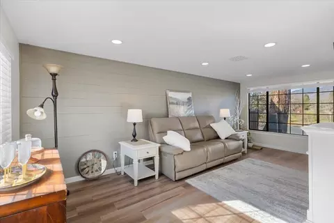Living - 1088 E Park St, Grants Pass, OR 97527 photo 2 of 3