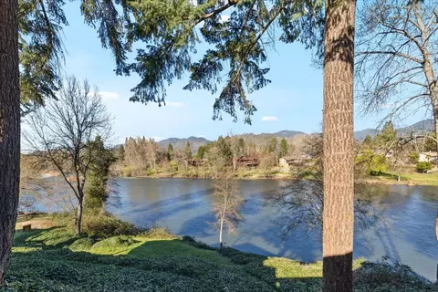 View/Area - 1088 E Park St, Grants Pass, OR 97527 photo 1 of 4