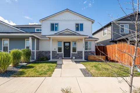 1153 Annalise St, Central Point, OR 97502