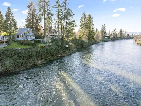 1352 E Park St, Grants Pass, OR 97527