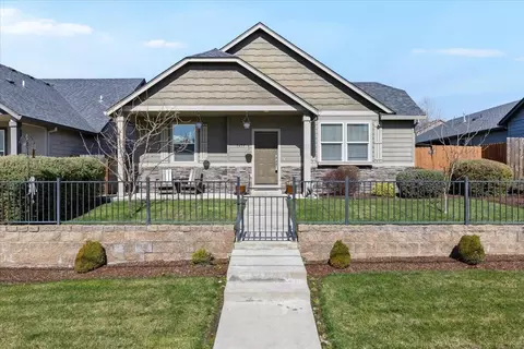 1459 Spring St, Medford, OR 97504