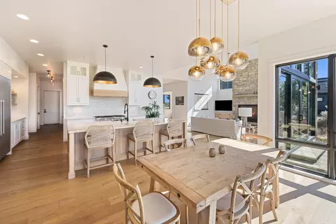 Dining - 19136 Cartwright Ct, Bend, OR 97702 photo 2 of 2