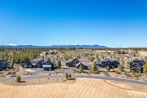 View/Area - 19136 Cartwright Ct, Bend, OR 97702 photo 2 of 2