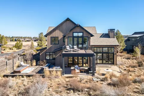 Exterior - 19136 Cartwright Ct, Bend, OR 97702 photo 6 of 9