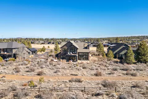 View/Area - 19136 Cartwright Ct, Bend, OR 97702 photo 1 of 2