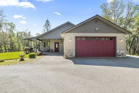 1095 Ingalls Ln, Grants Pass, OR 97527