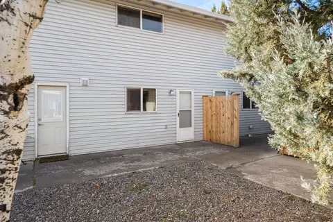 Exterior - 1630 SE Tempest Dr UNIT 6, Bend, OR 97702 photo 3 of 10