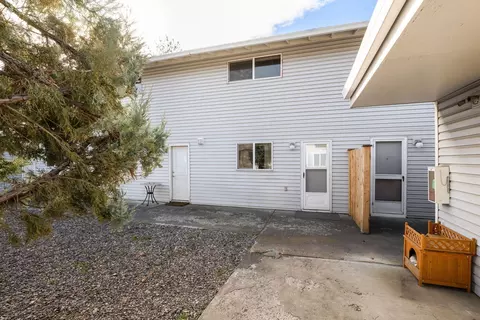 Exterior - 1630 SE Tempest Dr UNIT 6, Bend, OR 97702 photo 2 of 10