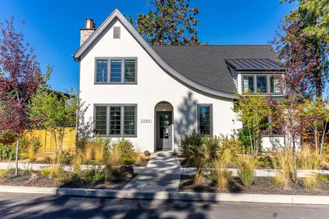 3068 NW Blodgett Way, Bend, OR 97703