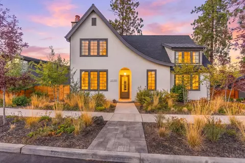 3068 NW Blodgett Way, Bend, OR 97703