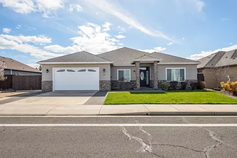 936 Arrowhead Trl, Eagle Point, OR 97524