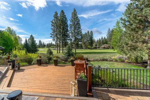 19482 Green Lakes Loop, Bend, OR 97702