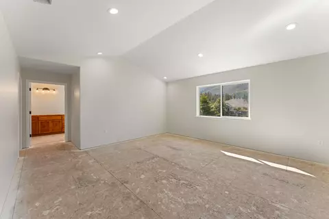 Bedroom - 587 E Forks Cir, Cave Junction, OR 97523 photo 1 of 4