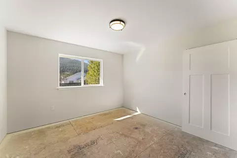 Bedroom - 587 E Forks Cir, Cave Junction, OR 97523 photo 3 of 4