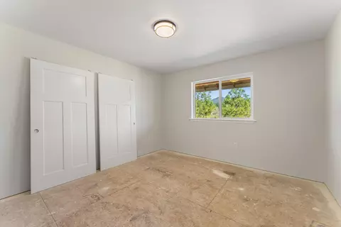 Bedroom - 587 E Forks Cir, Cave Junction, OR 97523 photo 4 of 4