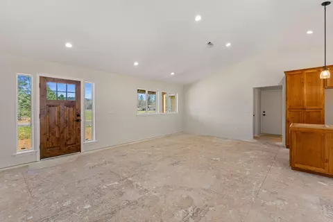Living - 587 E Forks Cir, Cave Junction, OR 97523 photo 1 of 2