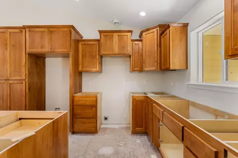 Kitchen - 587 E Forks Cir, Cave Junction, OR 97523 photo 3 of 3