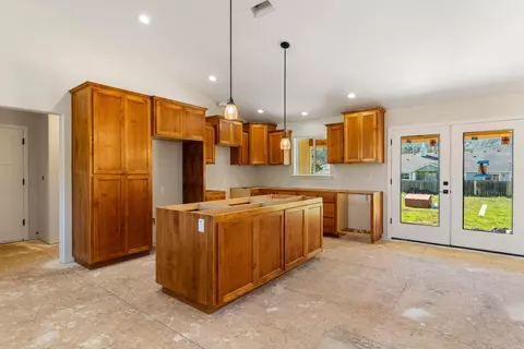 Kitchen - 587 E Forks Cir, Cave Junction, OR 97523 photo 2 of 3